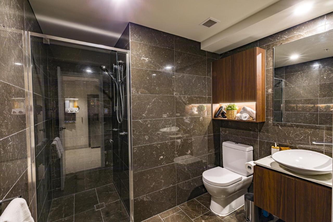Hamptons Retreat On Level 77 Skytower * Brisbane