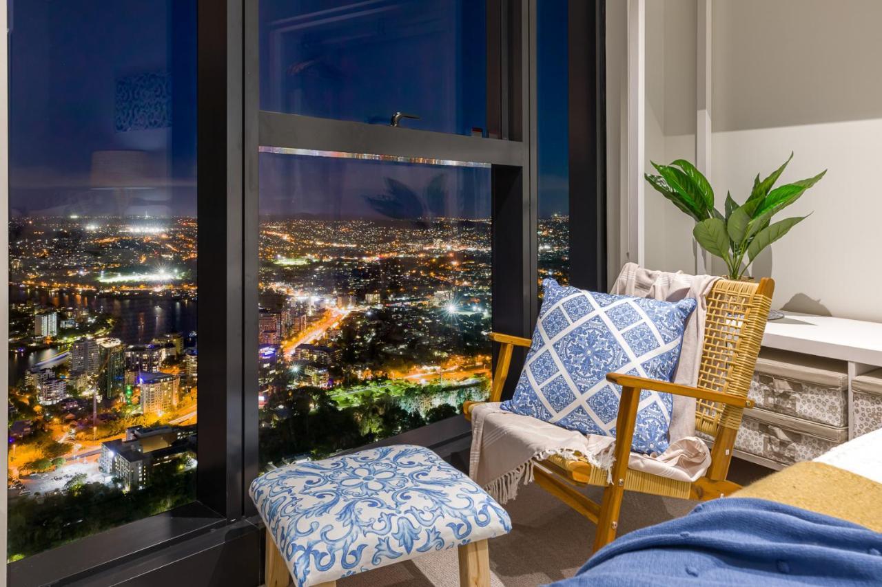 Hamptons Retreat On Level 77 Skytower *