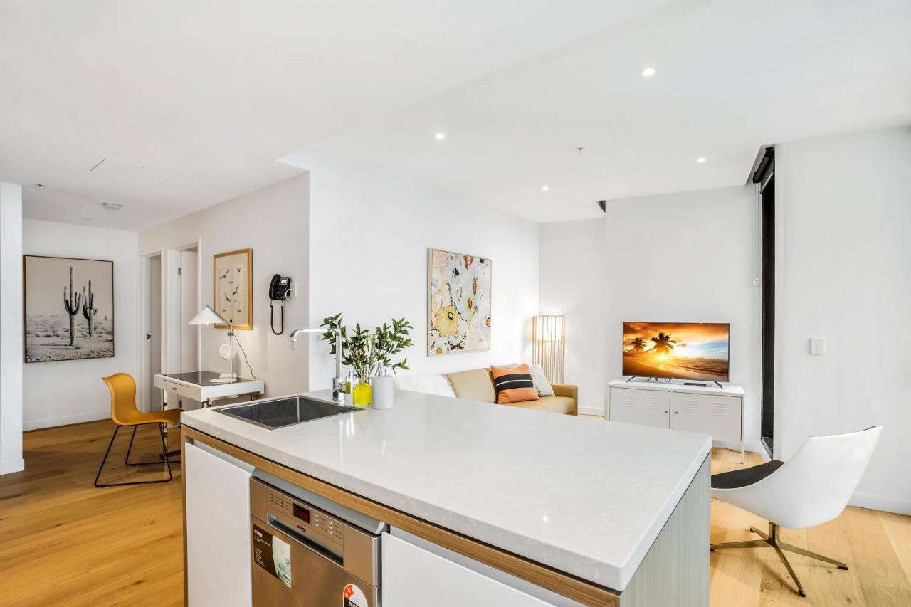 Kozyguru Fortitude Valley Designer Grade 2 Bed Free Parking Qfv179-1401 *