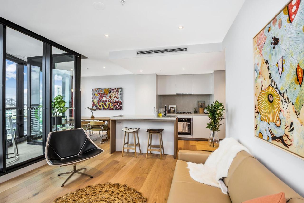 Kozyguru Fortitude Valley Designer Grade 2 Bed Free Parking Qfv179-1401 *