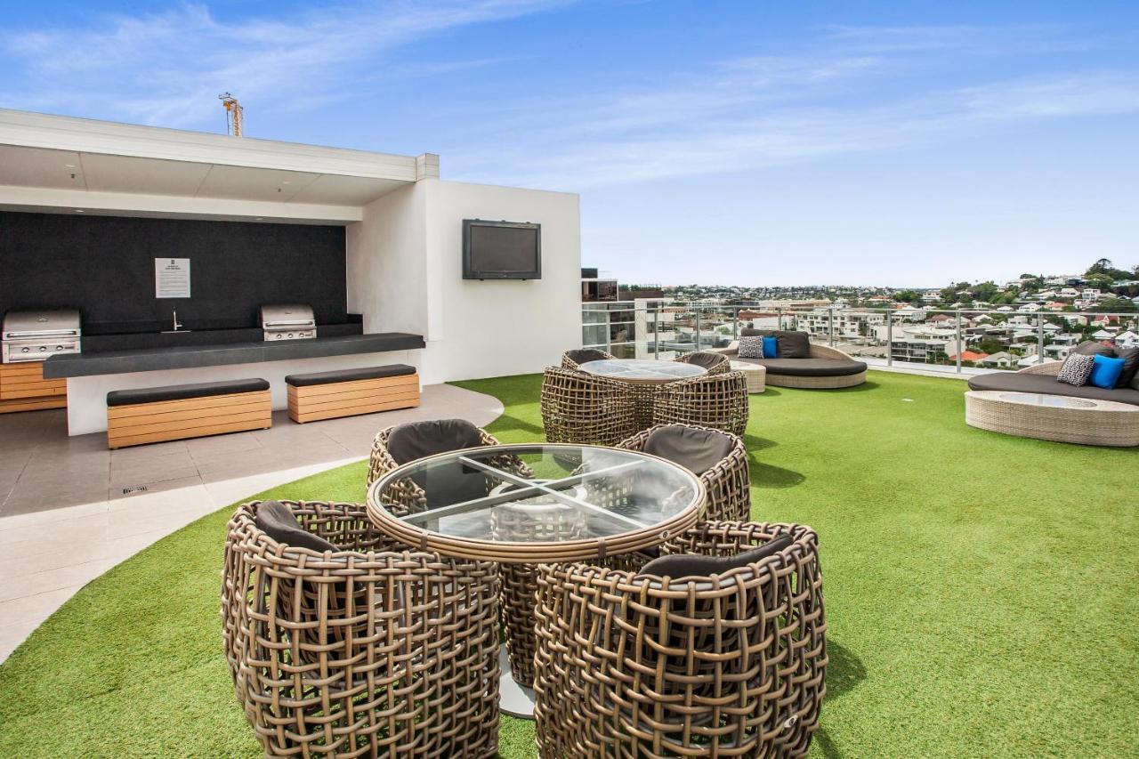 Slick Valley Pad With Balcony And Rooftop Pool * Brisbane