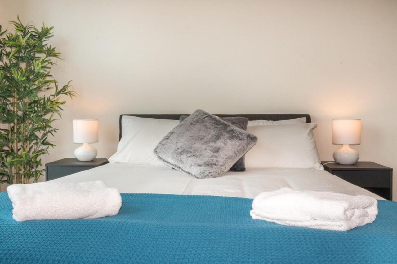1 Bed Near Eagle Street