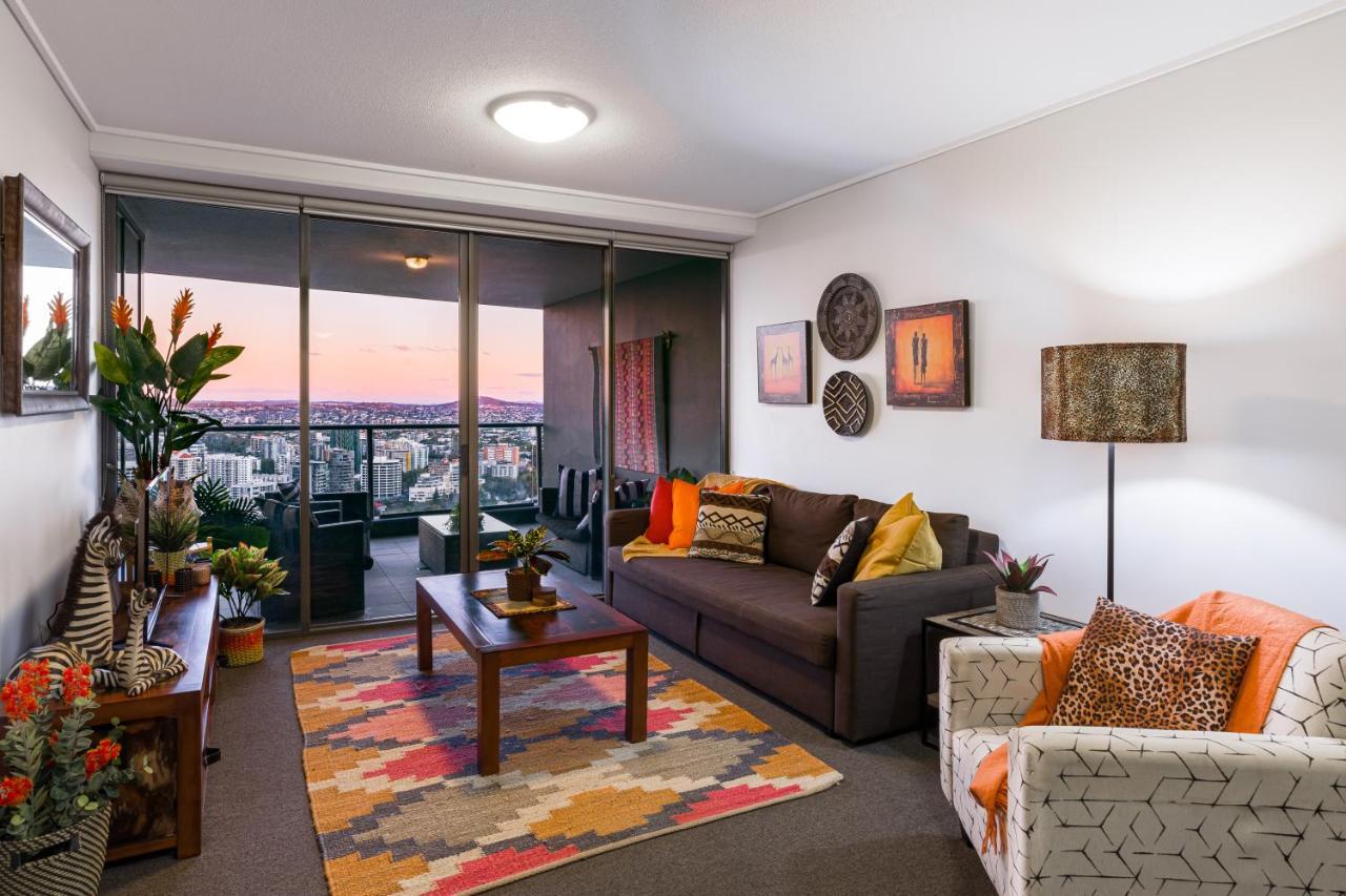 African Escape On Level 38 - Balcony With Views Brisbane
