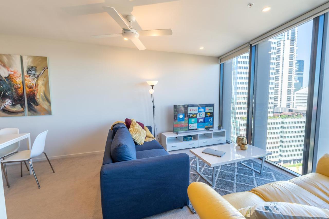 Apartment Lvl 23 Spire Infinity Pool Netflix Wifi Carpark By Stylish *