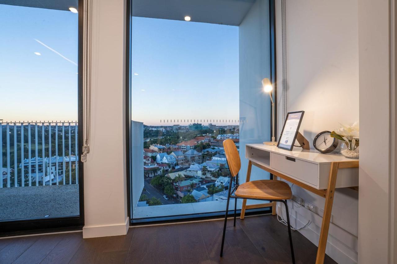 Apartment Modern Central 2 Bed Carpark Wifi Netflix Pool Gym