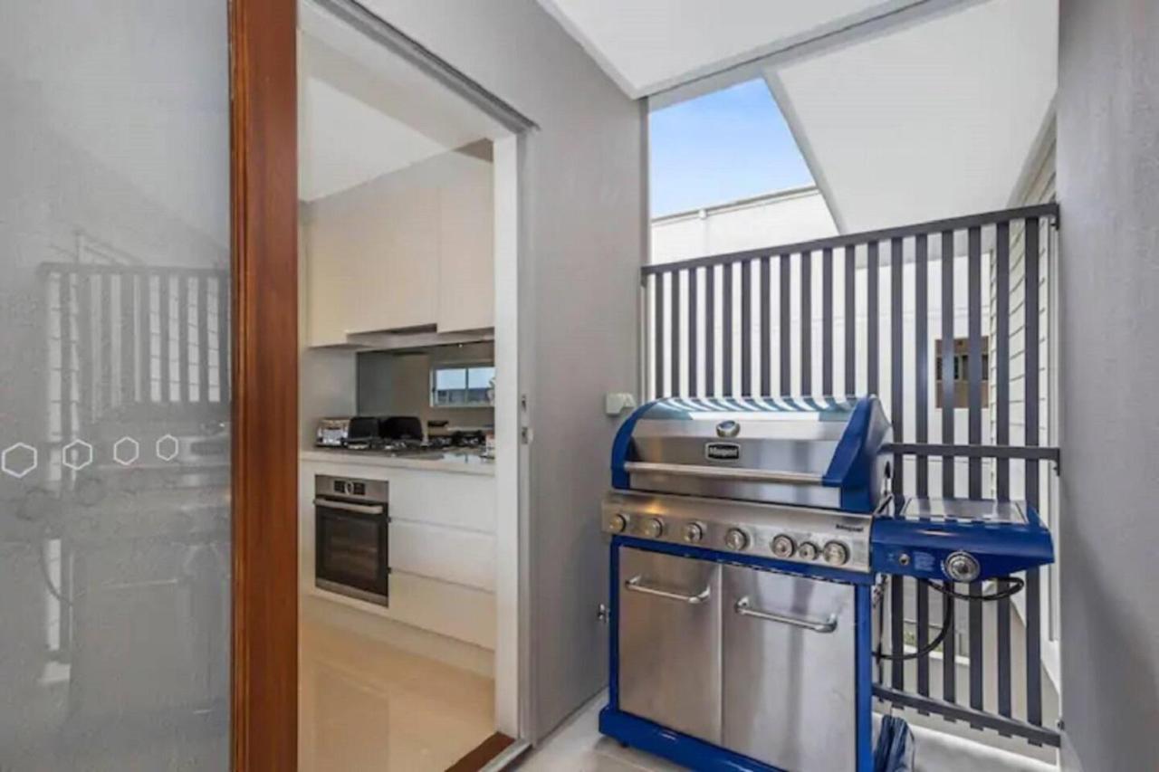 Park Avenue Luxe 1 Bedroom 4km To Apartment