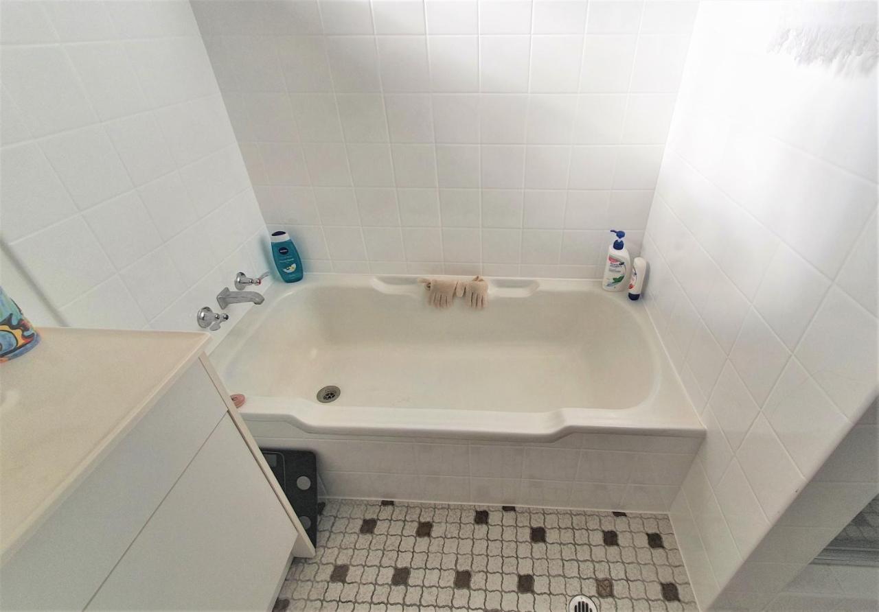 Amazing Location-private In A Share House-2 Available!! * Brisbane