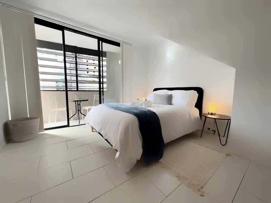 Cityscape Serenity Apt With Parking