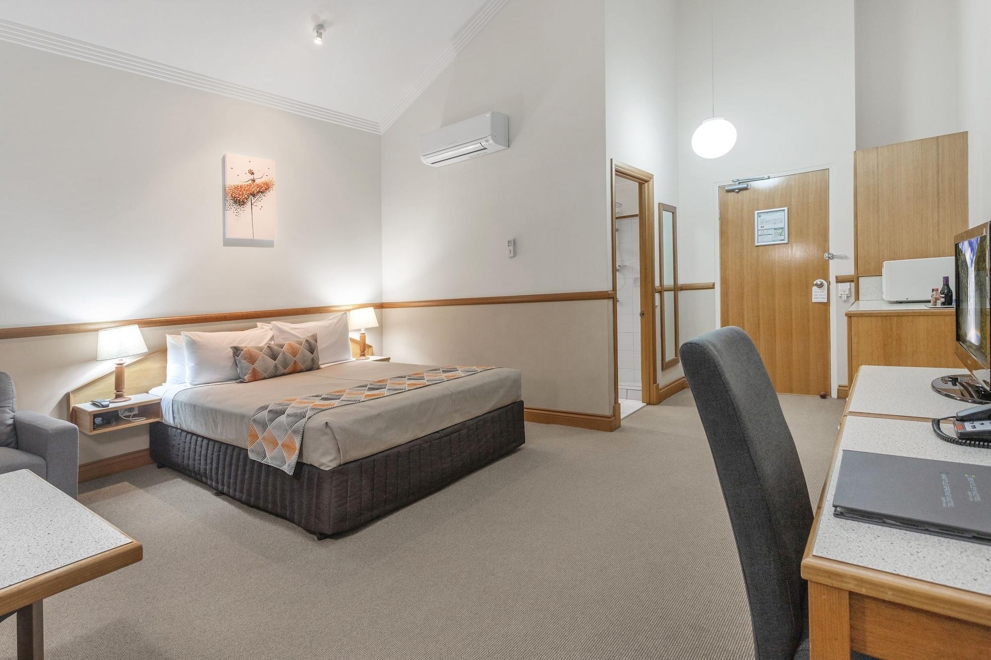 Airport International Hotel 4*