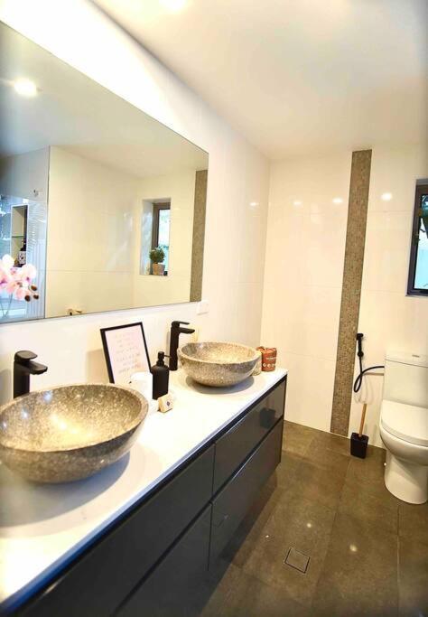 Pet Friendly St Johns 3 Bed 2 Bath 2 Carpark Cbd Apartment