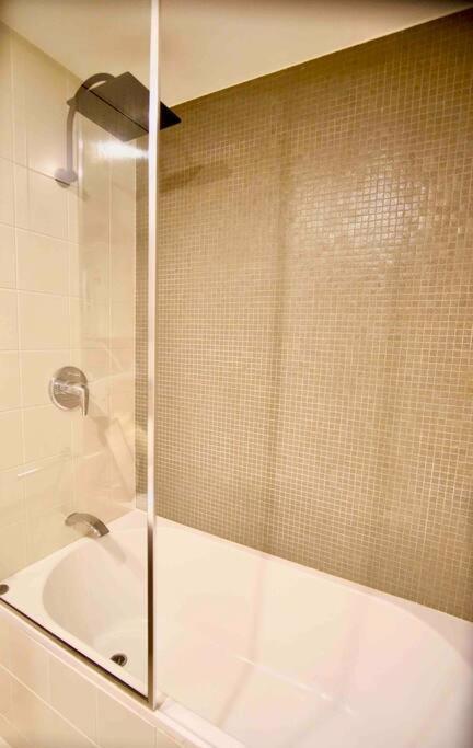 Pet Friendly St Johns 3 Bed 2 Bath 2 Carpark Cbd Apartment *