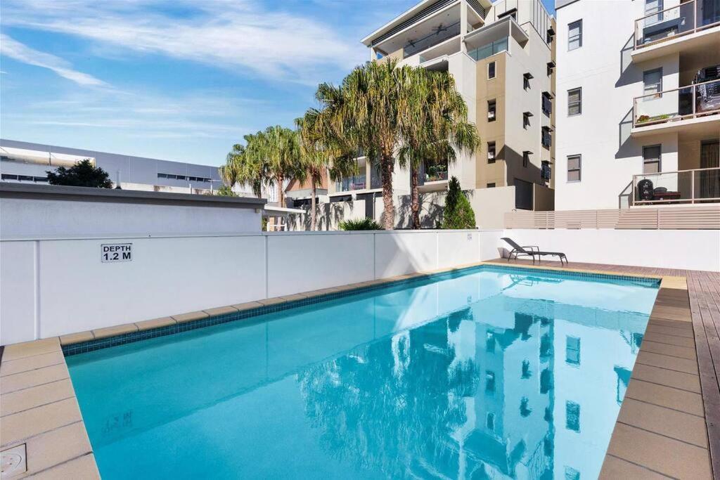 Apartment Merivale In South Two Beds Two Baths One Parking *