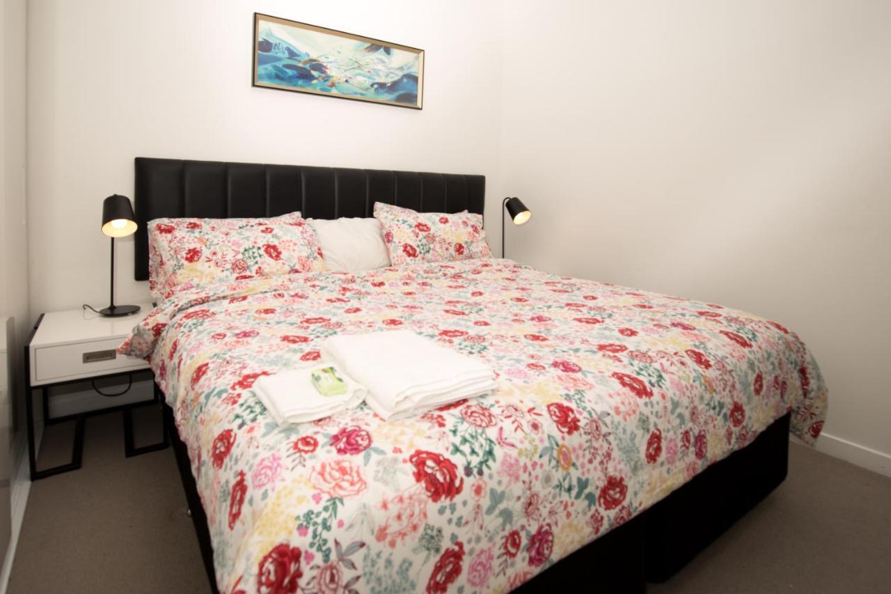 Luxury Living In A 2-bedroom Perfect * Brisbane