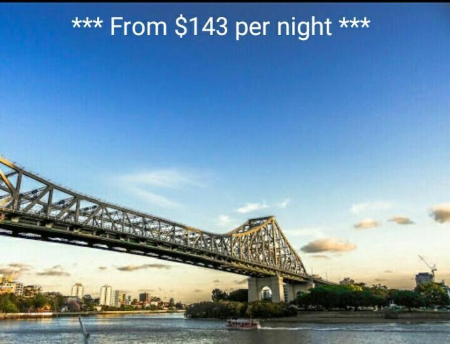 Bridge And River Views * Brisbane