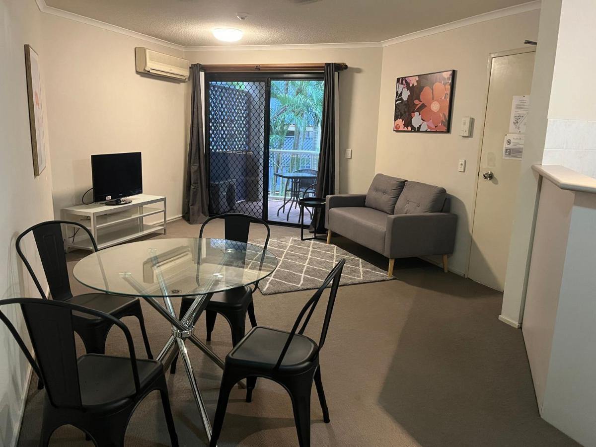 Spring Hill Gardens Aparthotel 3*