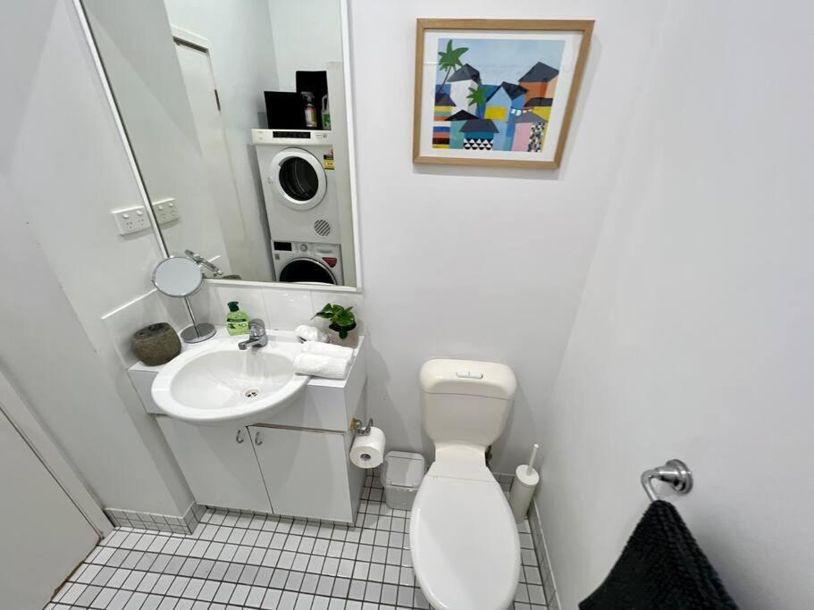 Self Contained Haven In New Farm