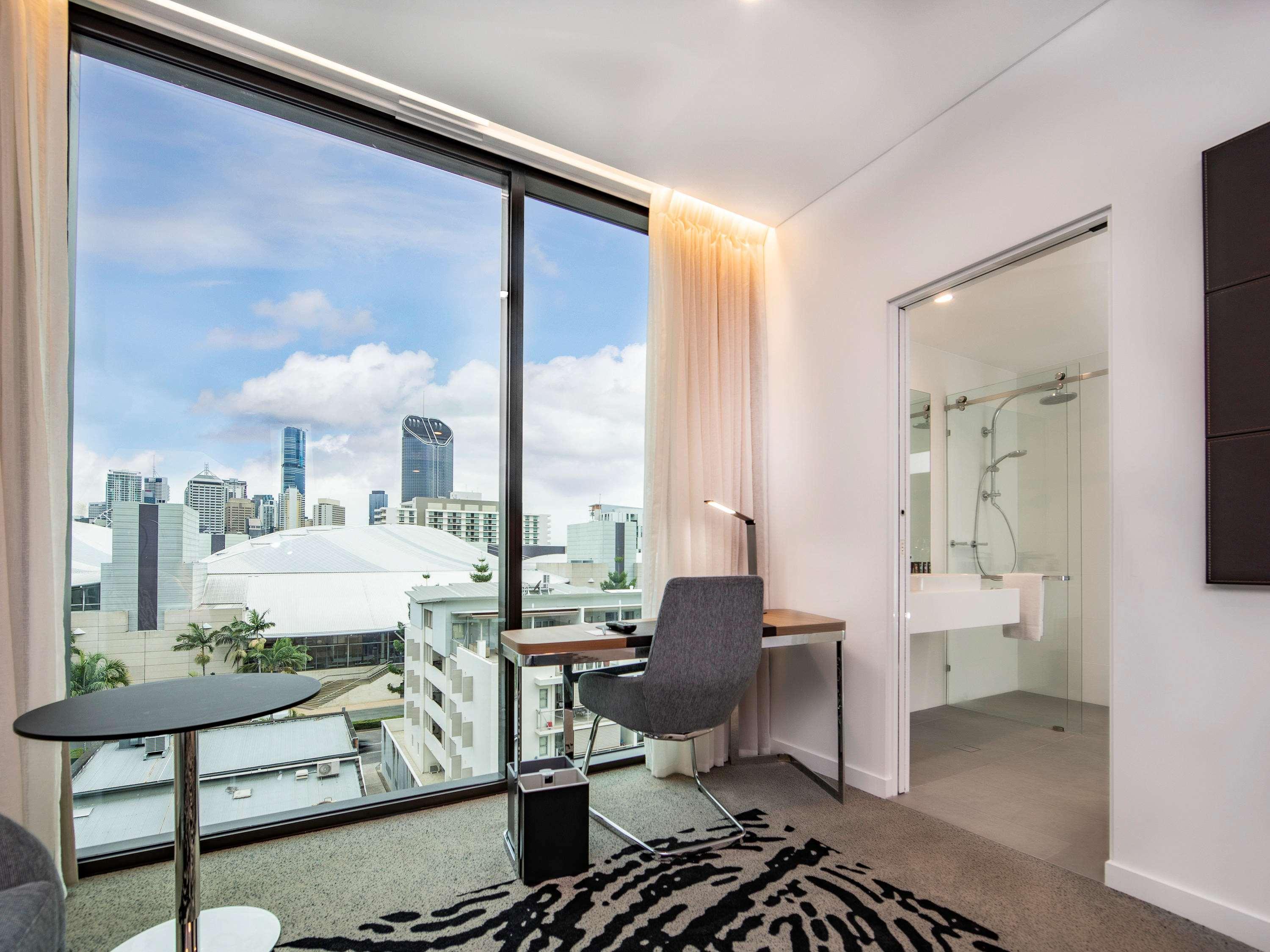 Novotel South Bank Hotel 4*