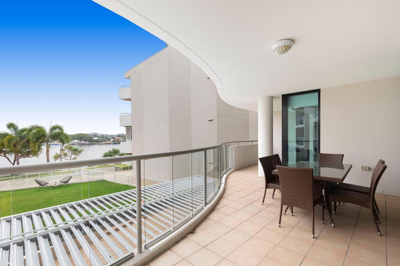 Riverside Retreat! Beautiful Water Views! - New Farm Apartment