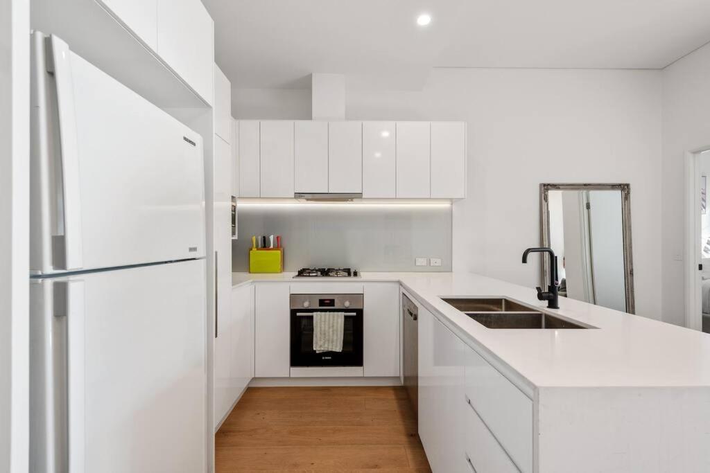 Great Located Unit/private Balcony, Pool,gym,parking Apartamento *