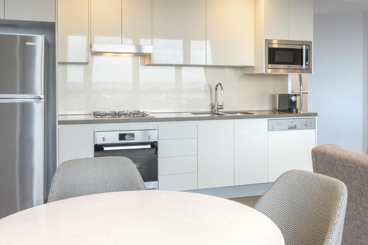 Meriton Adelaide Street,
