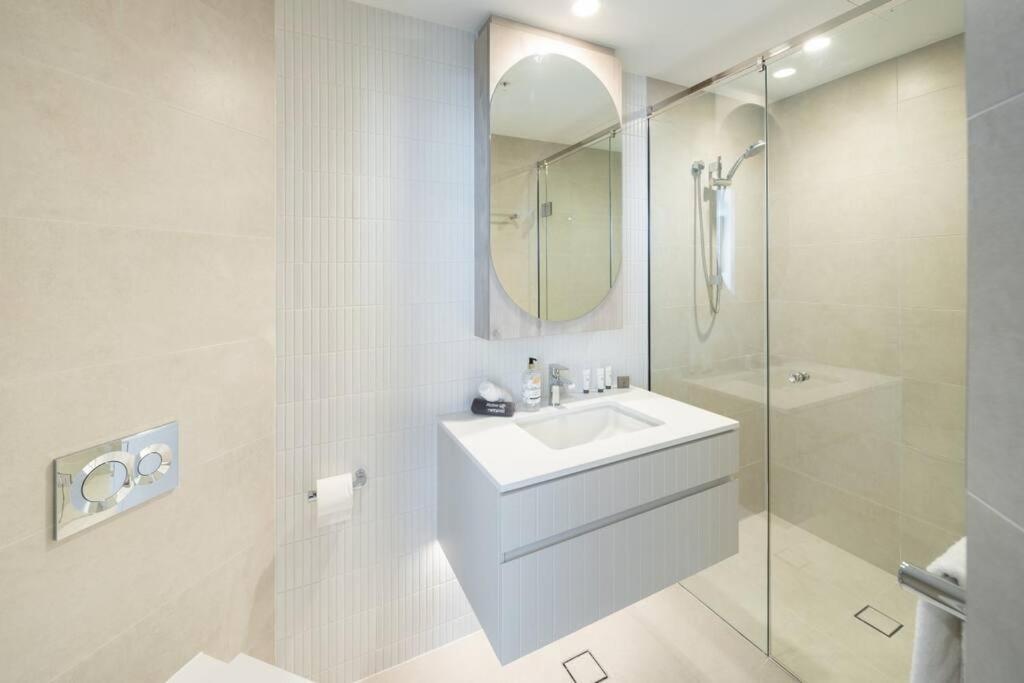 1404 Sophistication And Luxury On The River By Stylish Brisbane