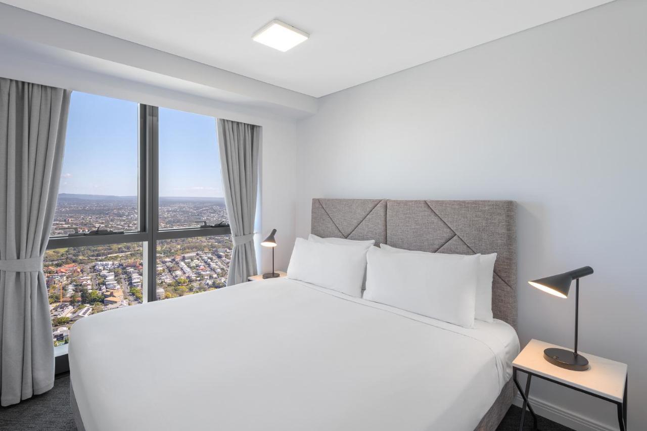 Meriton Adelaide Street,