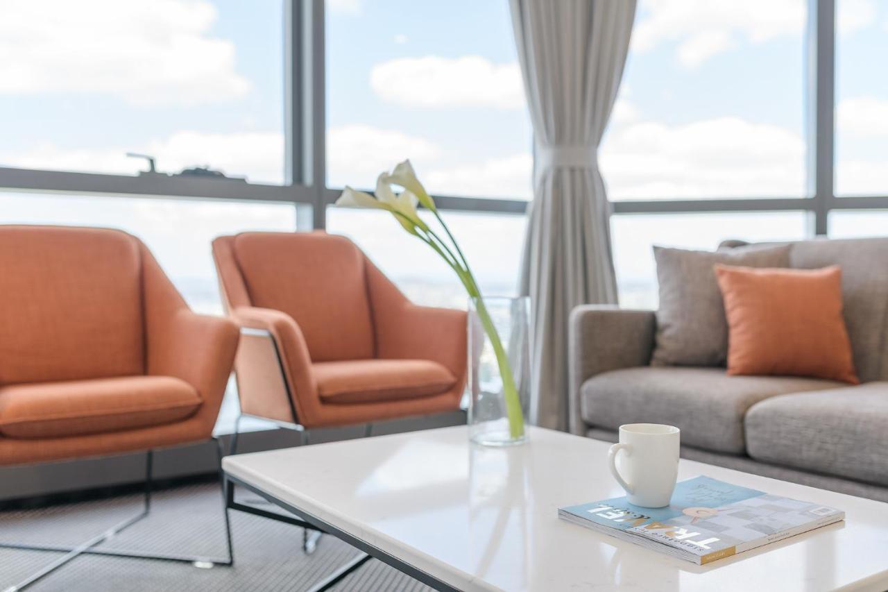 Meriton Adelaide Street,