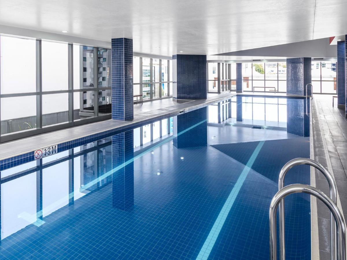 Meriton Adelaide Street, Hotel 5*