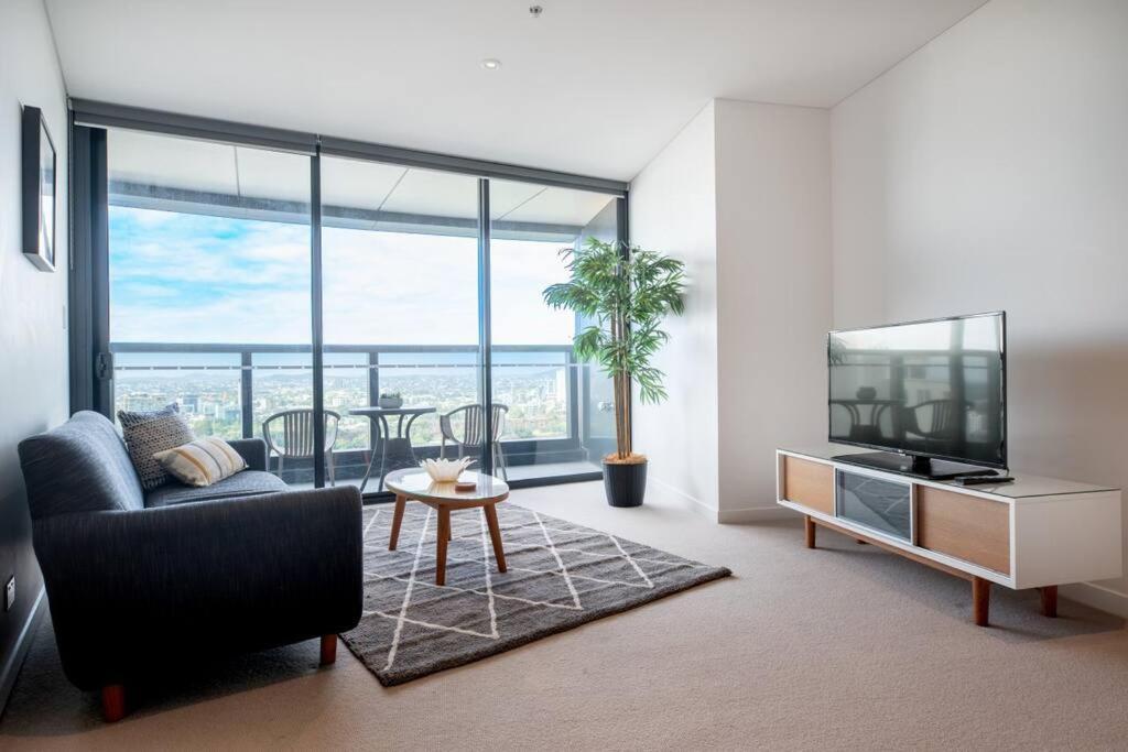 Lvl30 Garden/river Views Balcony By Stylish Apartment Brisbane
