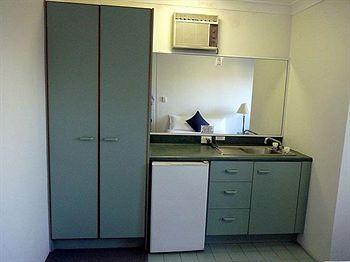 Chermside Court 3*