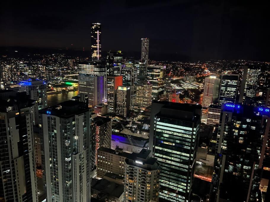 Amazing Views 60th Level Skytower 3 Bedrooms Apartment Brisbane