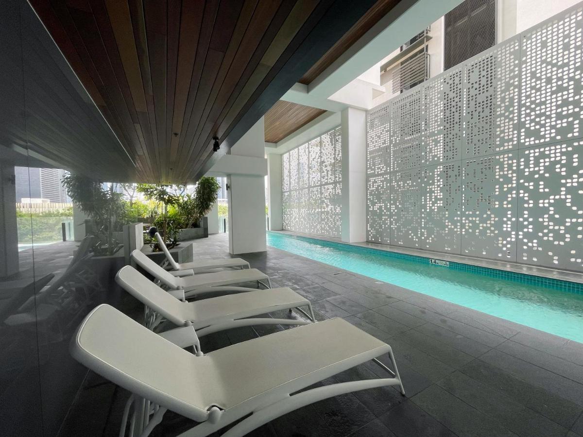 Lovely 2 Beds With View At South Apartment *