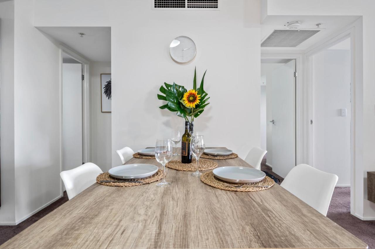 Break Panoramic River Views Free Parking Apartment Brisbane