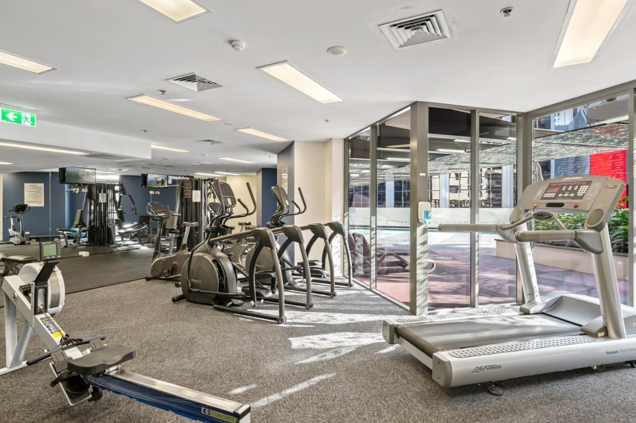 Break Panoramic River Views Free Parking Brisbane