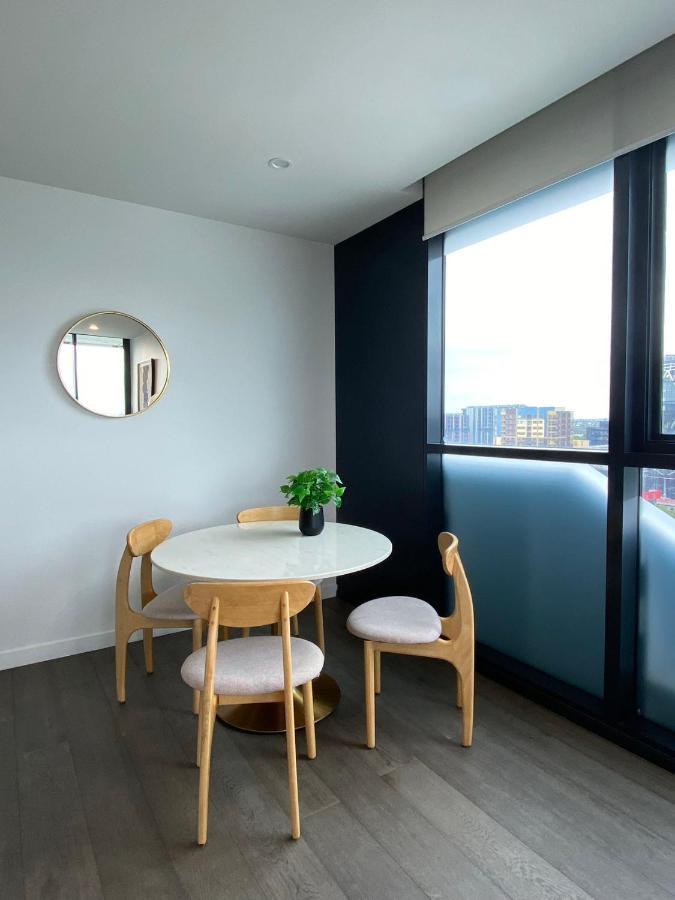 Apartment Iconic Building In Valley Spacious 2 Bed 2 Bath Luxurious Cbd