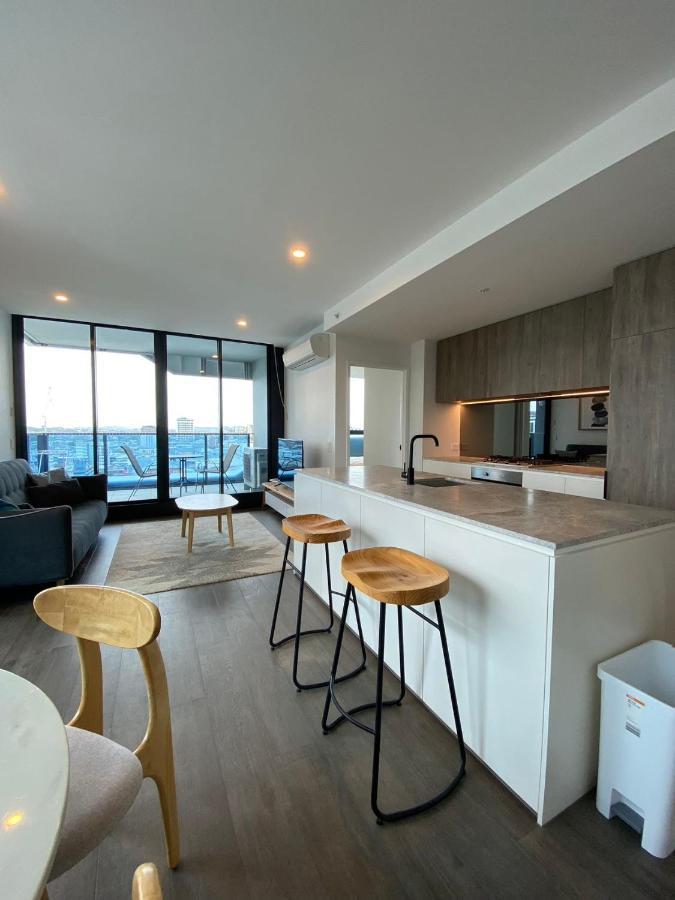 Iconic Building In Valley Spacious 2 Bed 2 Bath Luxurious Cbd Apartment
