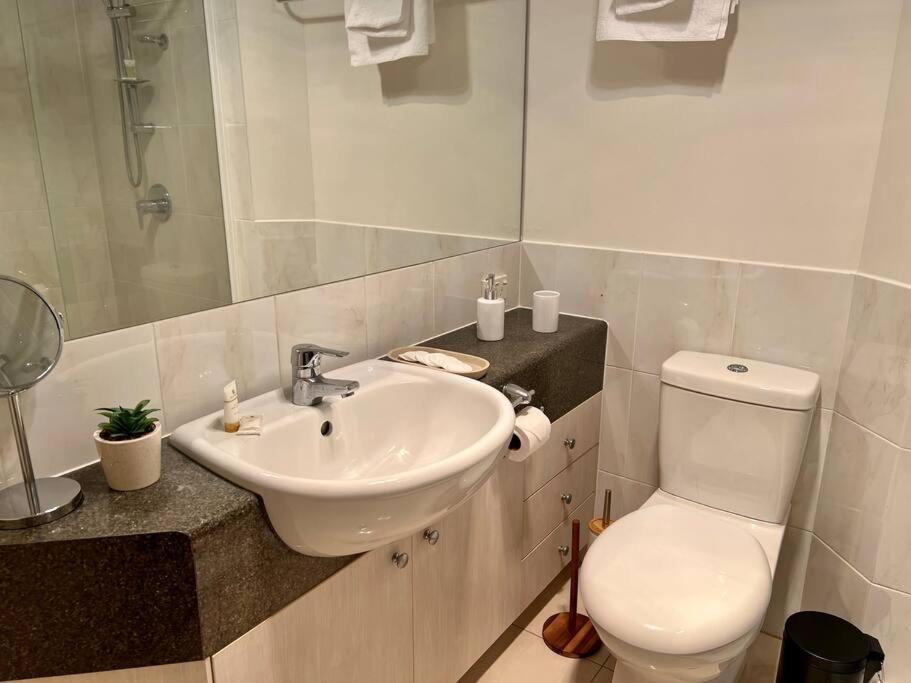 Apartamento 2-bed Acropol With Balcony & Parking *