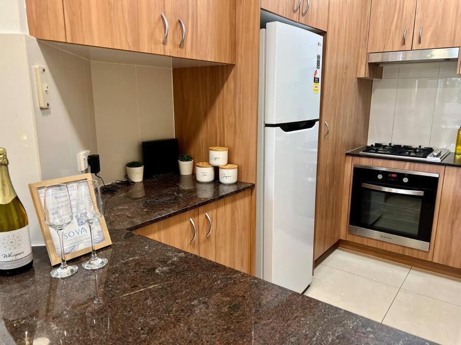 2-bed Acropol With Balcony & Parking * Brisbane