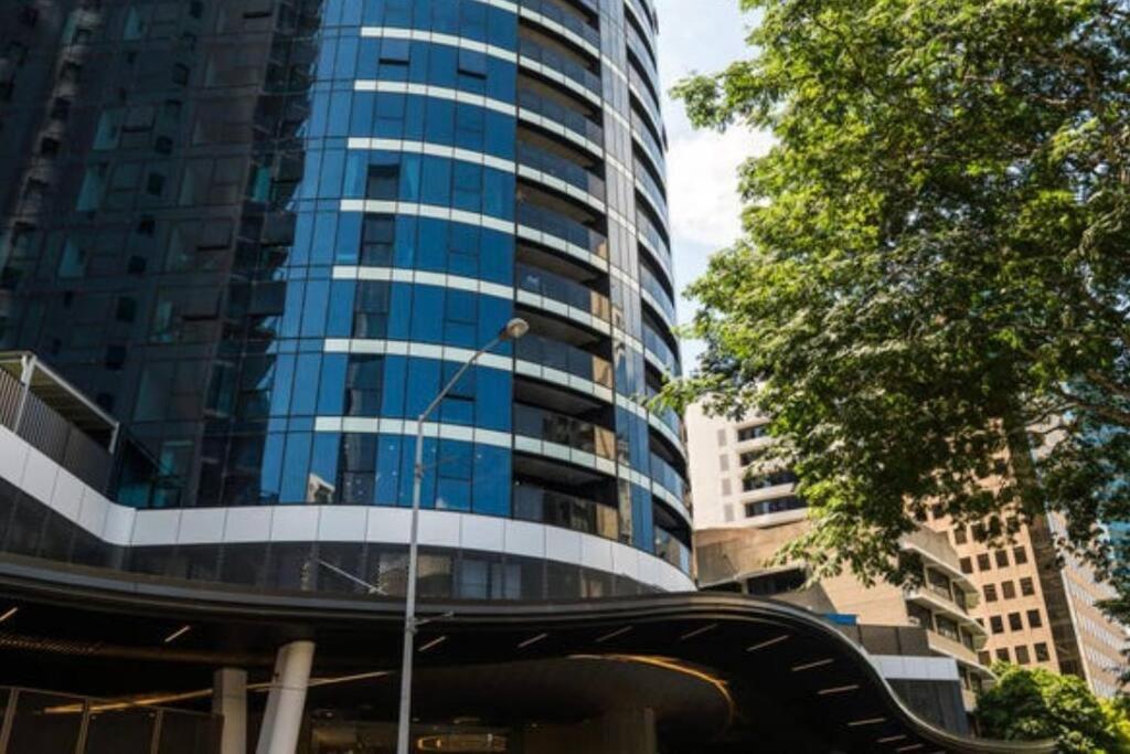 Apartment L19 Spacious Apt, Wi-fi, Parking By Stylish *