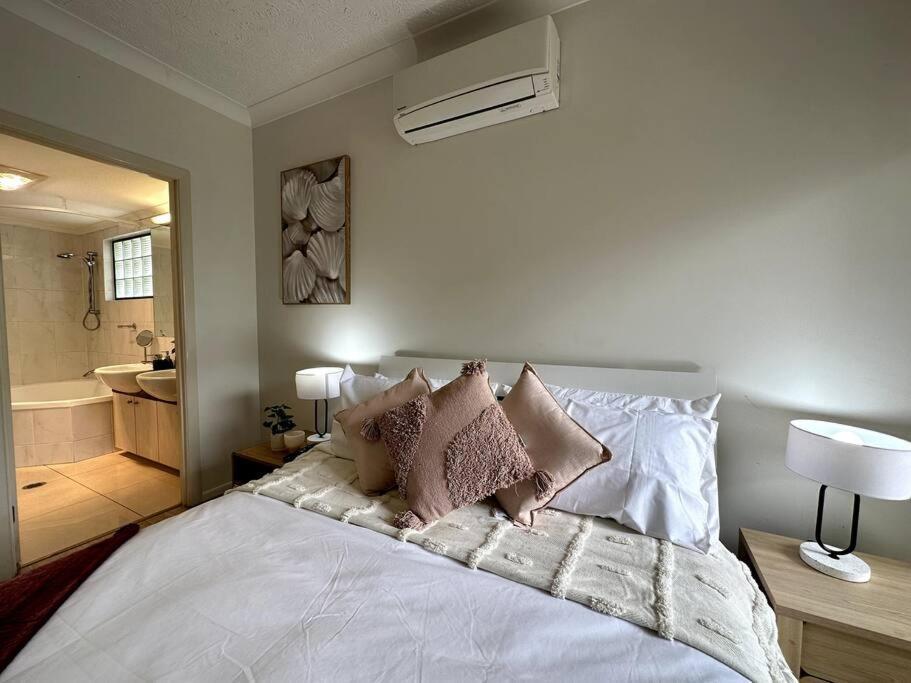 Modern Charm Apt With Outdoor Space And Parking Apartamento Brisbane