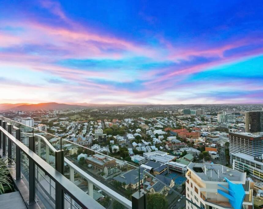 Apartment Lvl29 Rooftop Pool Carpark Netflix By Stylish Brisbane