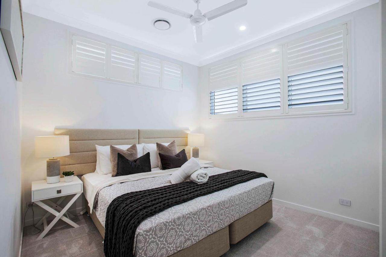 Manly Oasis, 5bd, 3 King Bd,pool Holiday home