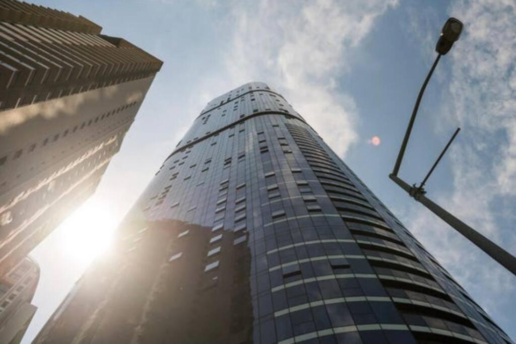 L19 Spacious Apt, Wi-fi, Parking By Stylish * Brisbane