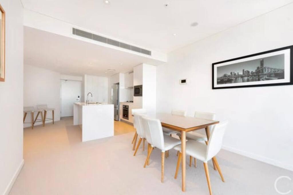 L19 Spacious Apt, Wi-fi, Parking By Stylish Apartment