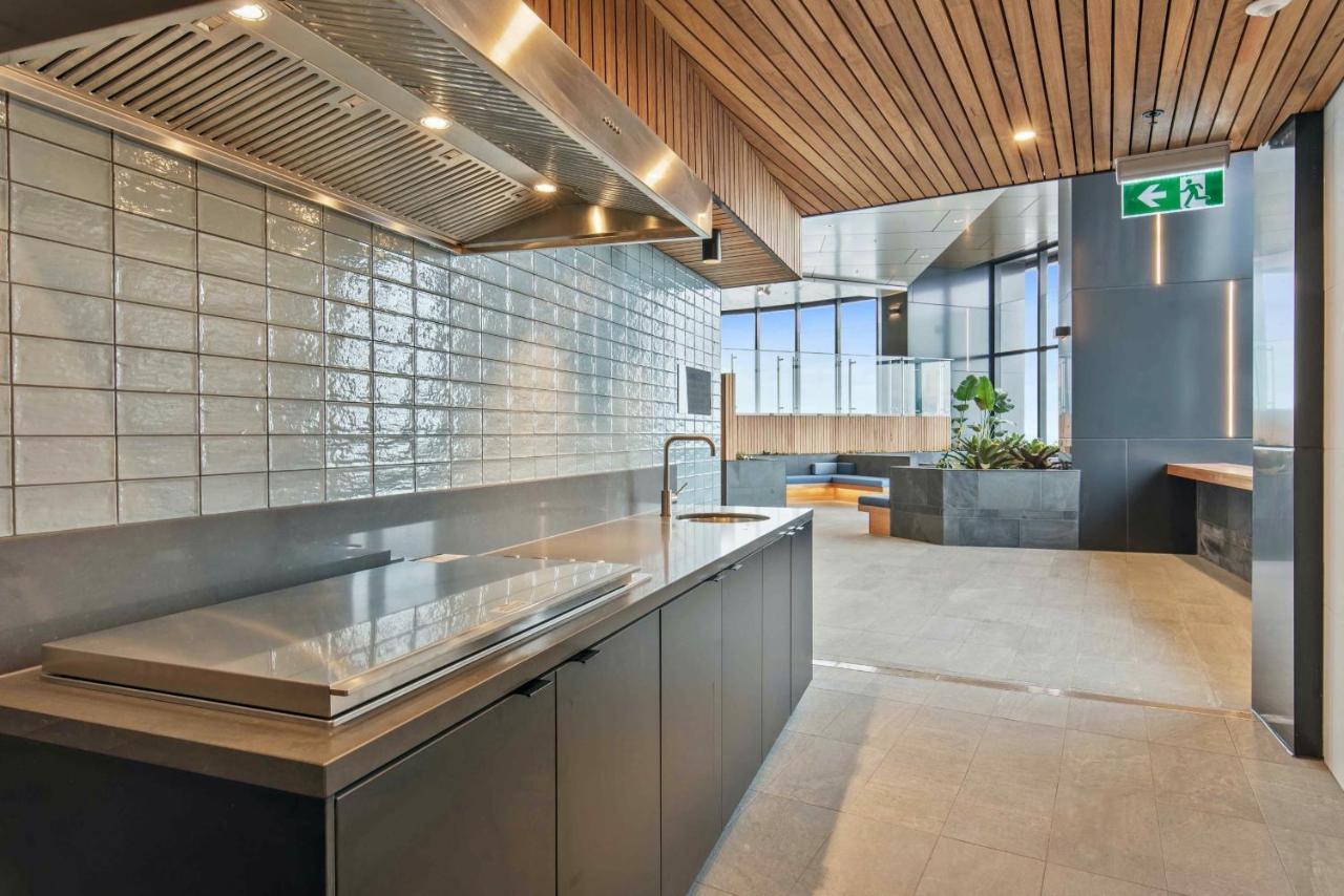 Cbd Riverview 2bed Kingbed At Tallest Building Brisbane