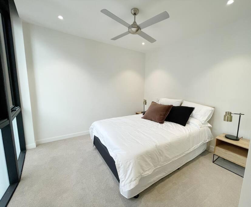 Chermside Deluxe 3 Bedroom Brand New