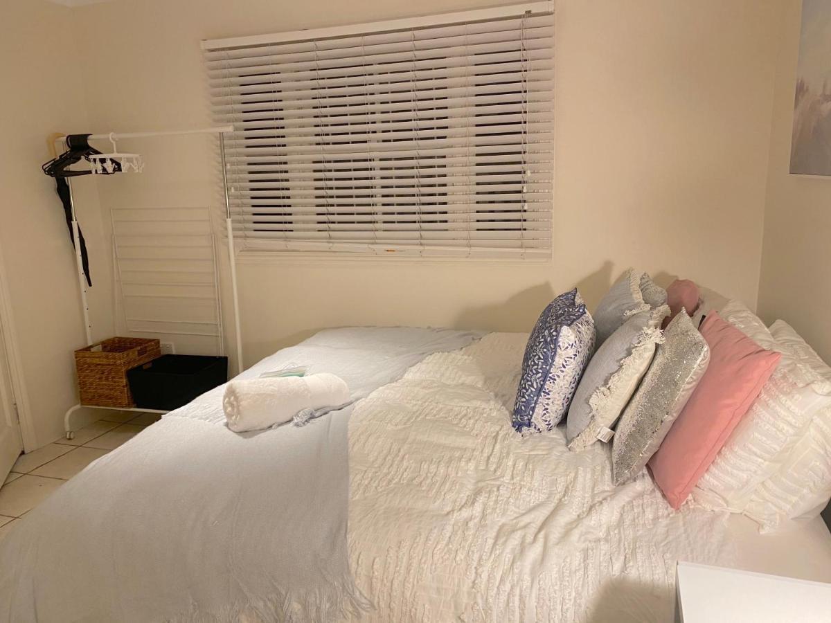 Guest house Cosy Haven For Females Only Or Females & Child/ren *