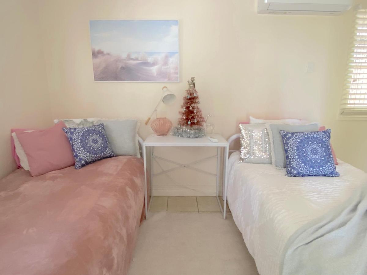 Cosy Haven For Females Only Or Females & Child/ren Guest house Brisbane