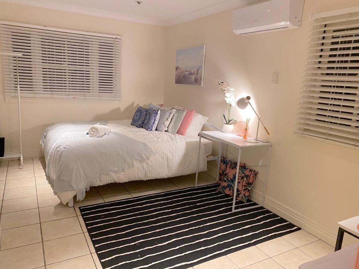 Guest house Cosy Haven For Females Only Or Females & Child/ren