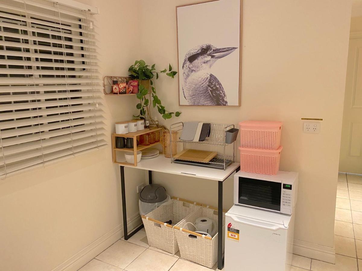 Cosy Haven For Females Only Or Females & Child/ren Brisbane